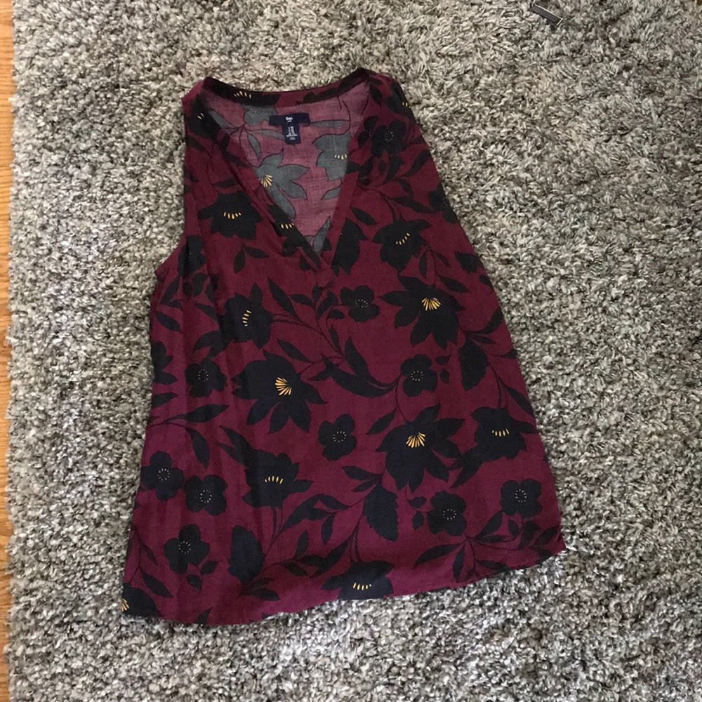 Very cute and comfortable GAP tank top.